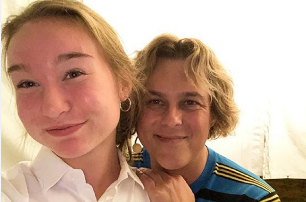 La fille de Jean-Fran�ois Baril se fait exploiter au travail par Alex Perron?