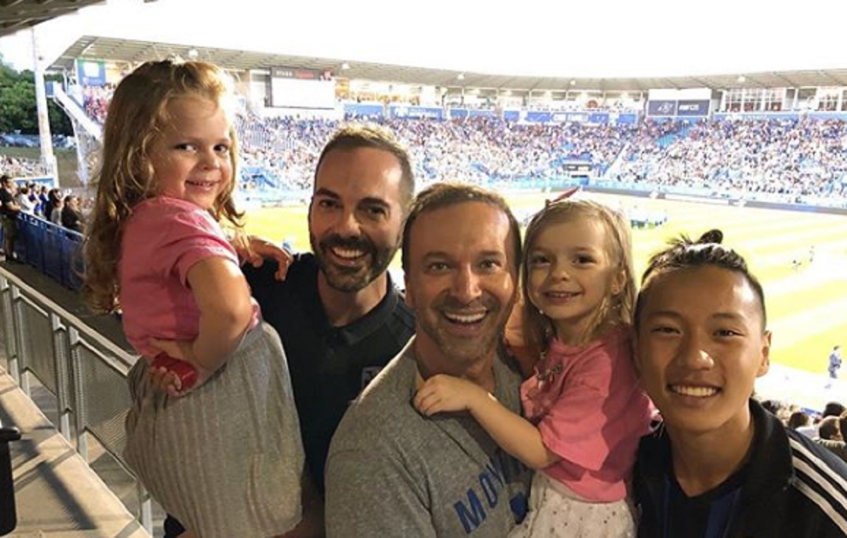 Cette photo r�cente des jumelles de Jo�l Legendre est la plus belle chose que vous verrez aujourd'hui...