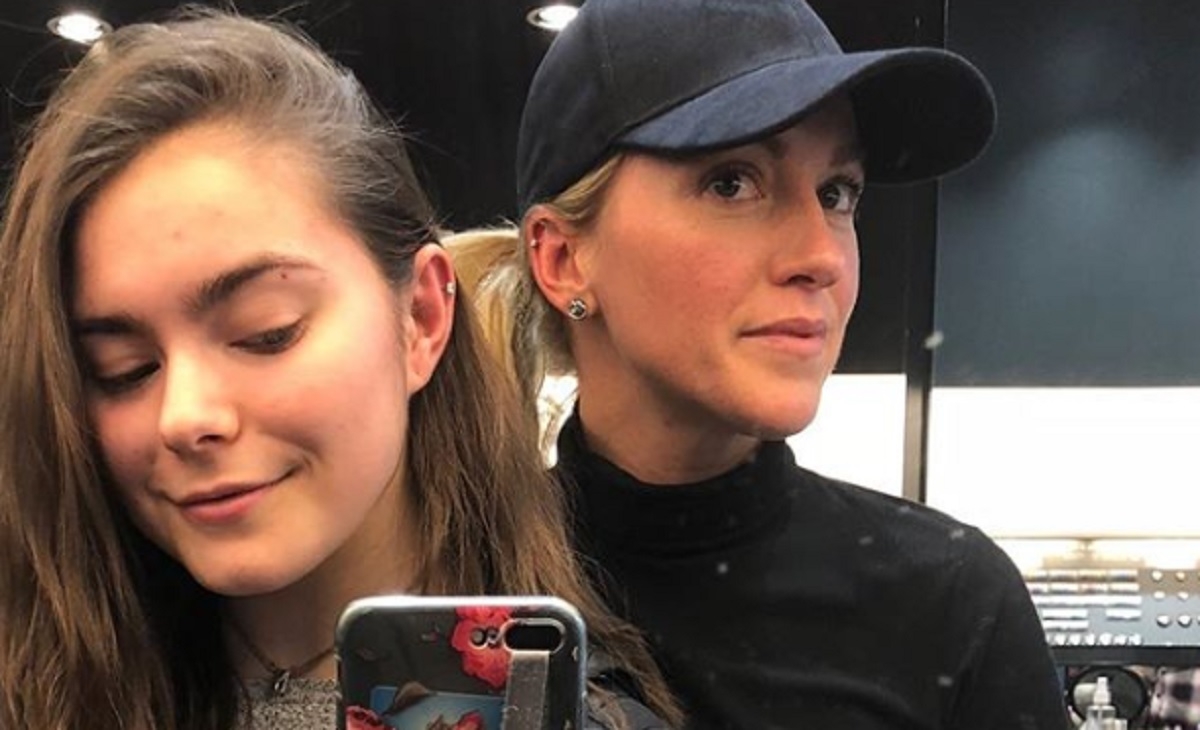 Tr�s complices, Emily B�gin et la fille de Guillaume Lemay-Thivierge font une activit� tr�s sp�ciale...