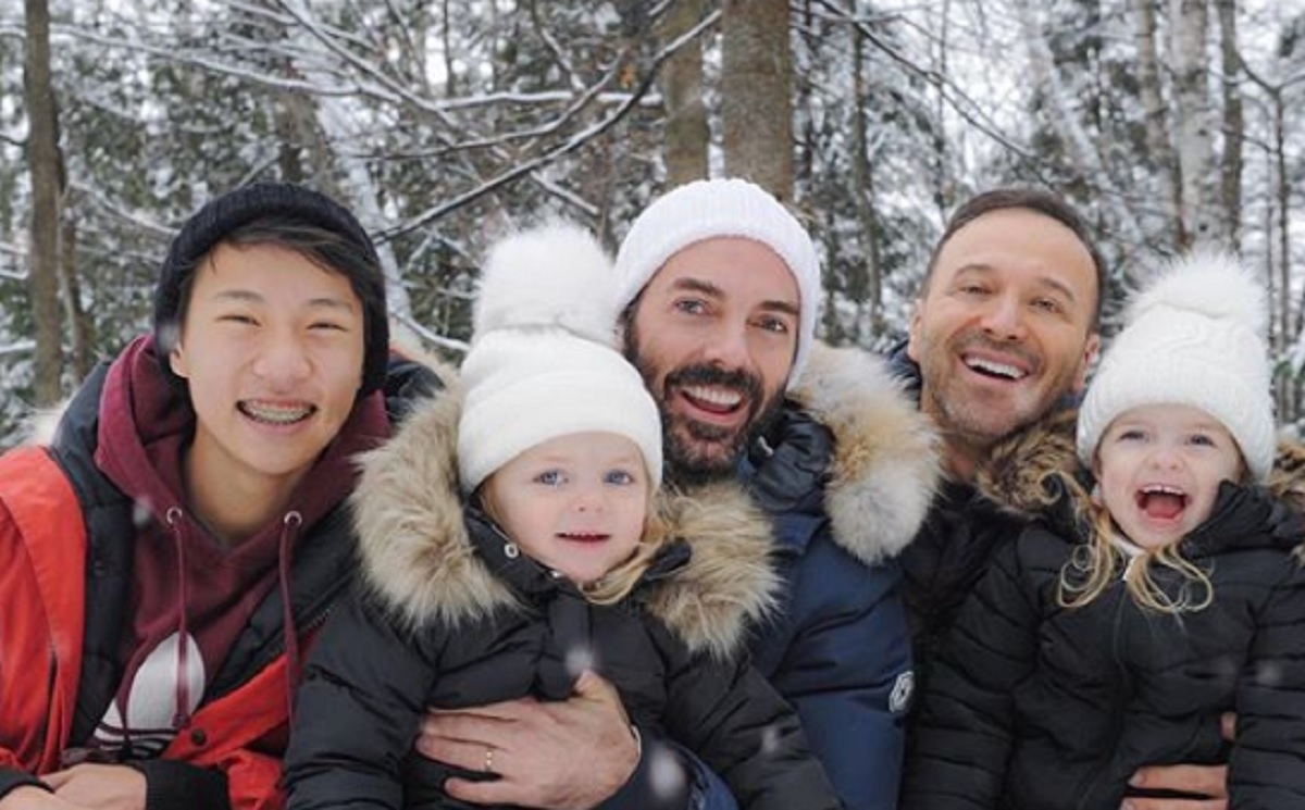 Le conjoint de Jo�l Legendre partage de nouvelles photos de leurs jumelles