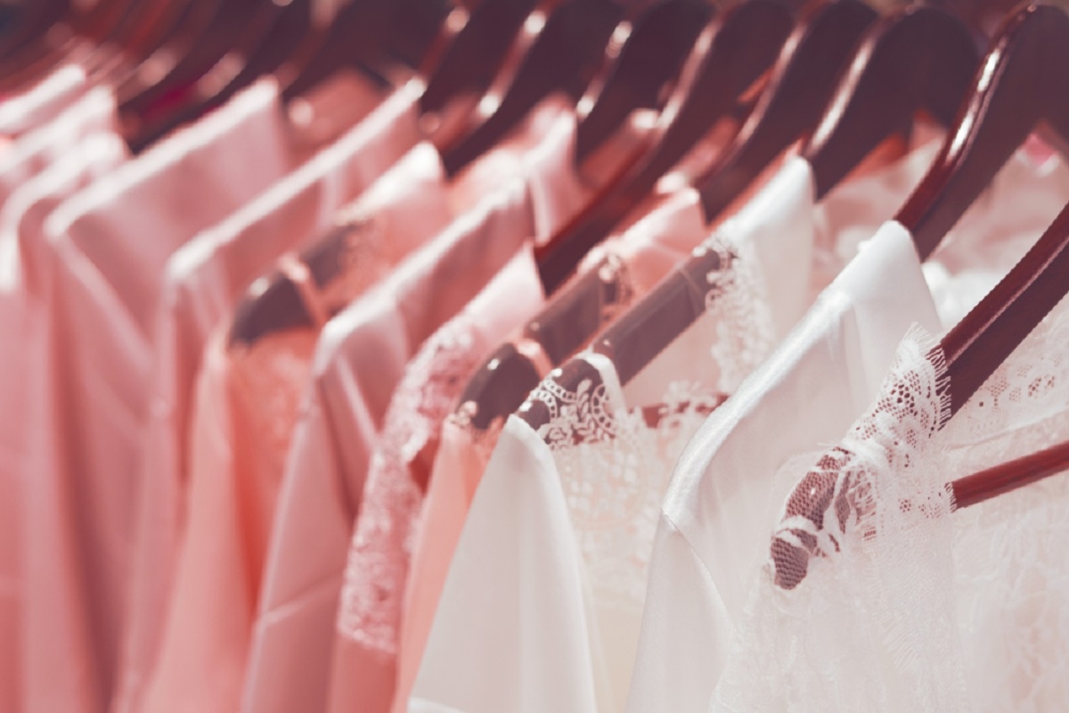 Une femme qui travaille dans une lingerie transmet un touchant message � toutes les femmes