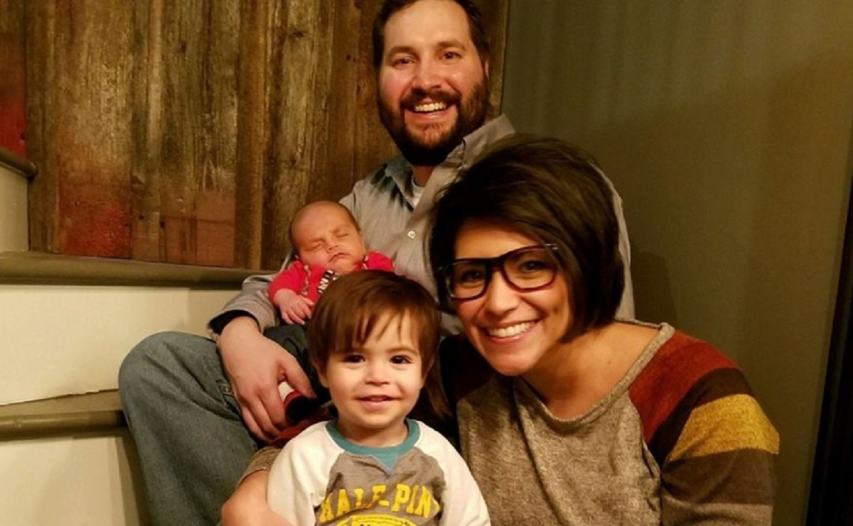 Un r�parateur d'�lectrom�nagers envoie une facture surprenante � ces nouveaux parents