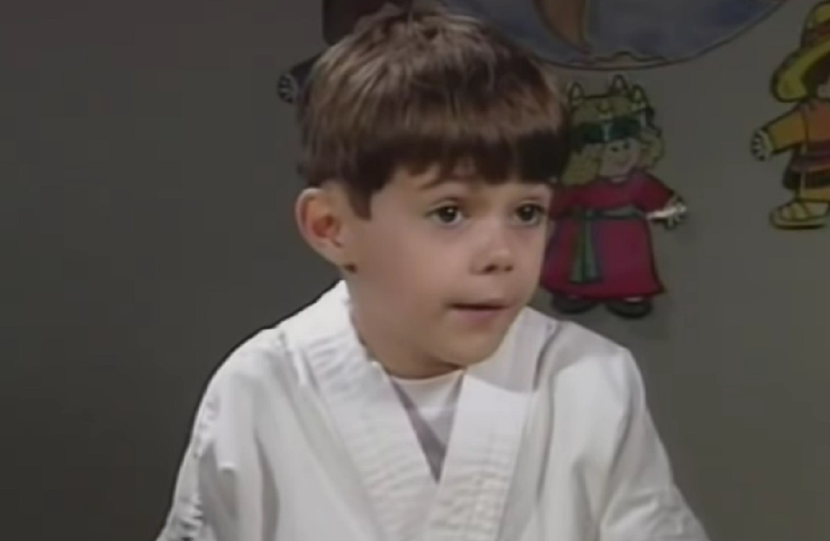 Dans cette vid�o touchante, un petit gar�on explique que sa grand-m�re a �t� envoy�e du ciel pour l'aimer