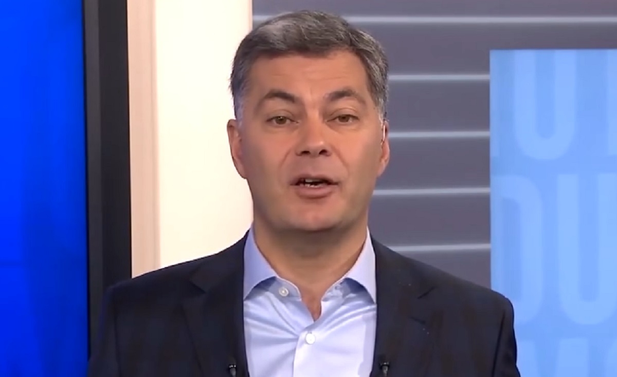 Mario Dumont critique s�v�rement la question des pourboires 