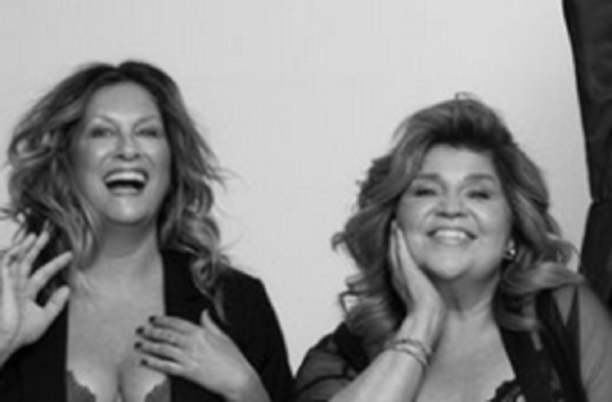 Marie-Claude Barrette et Saskia Thuot publient des photos d'elles en petites tenues pour appuyer une bonne cause